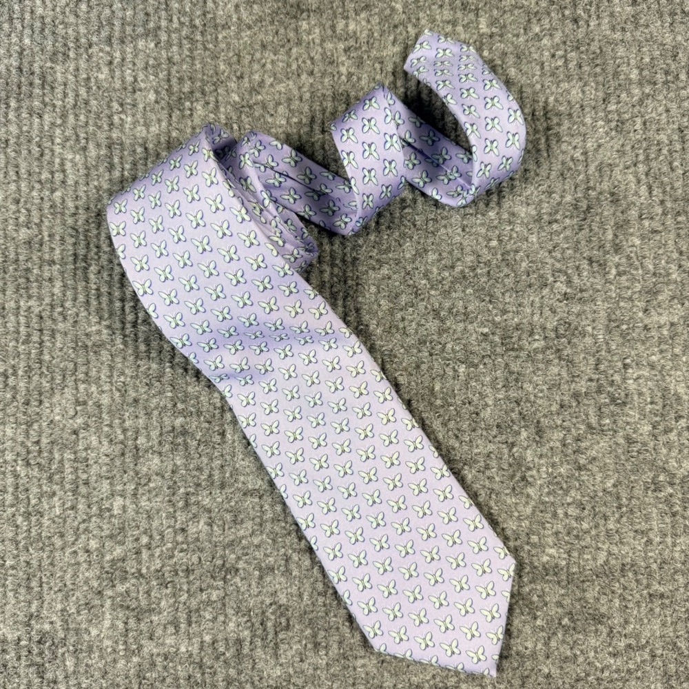 Vineyard Vines Mens Silk Tie Lavender Purple Butterfly Pattern Hand Made USA
